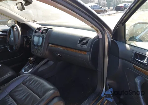 2005 Volkswagen Jetta 2.5 z USA, uszkodzony, nr VIN 3VWDF71K15M638221